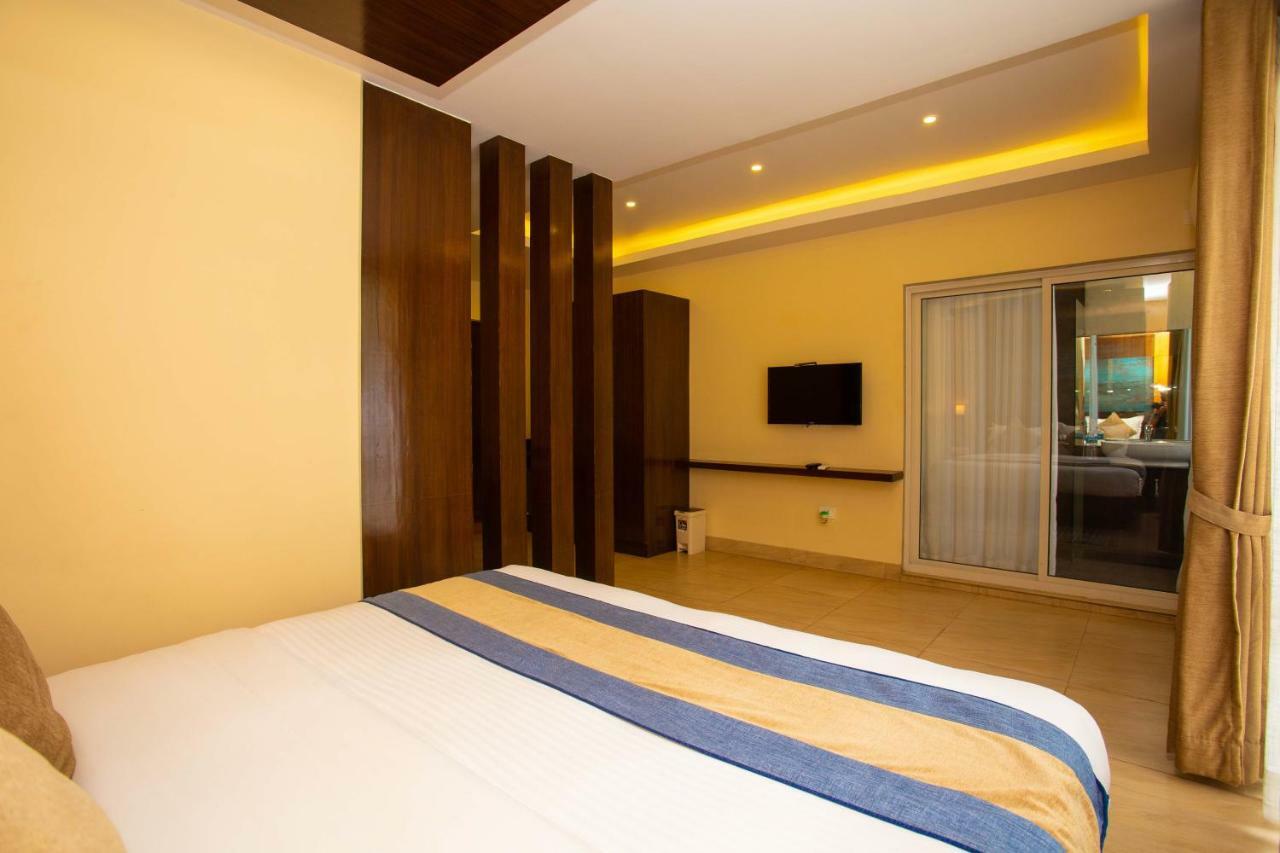 Hotel Lake Paradise بوكْرا المظهر الخارجي الصورة