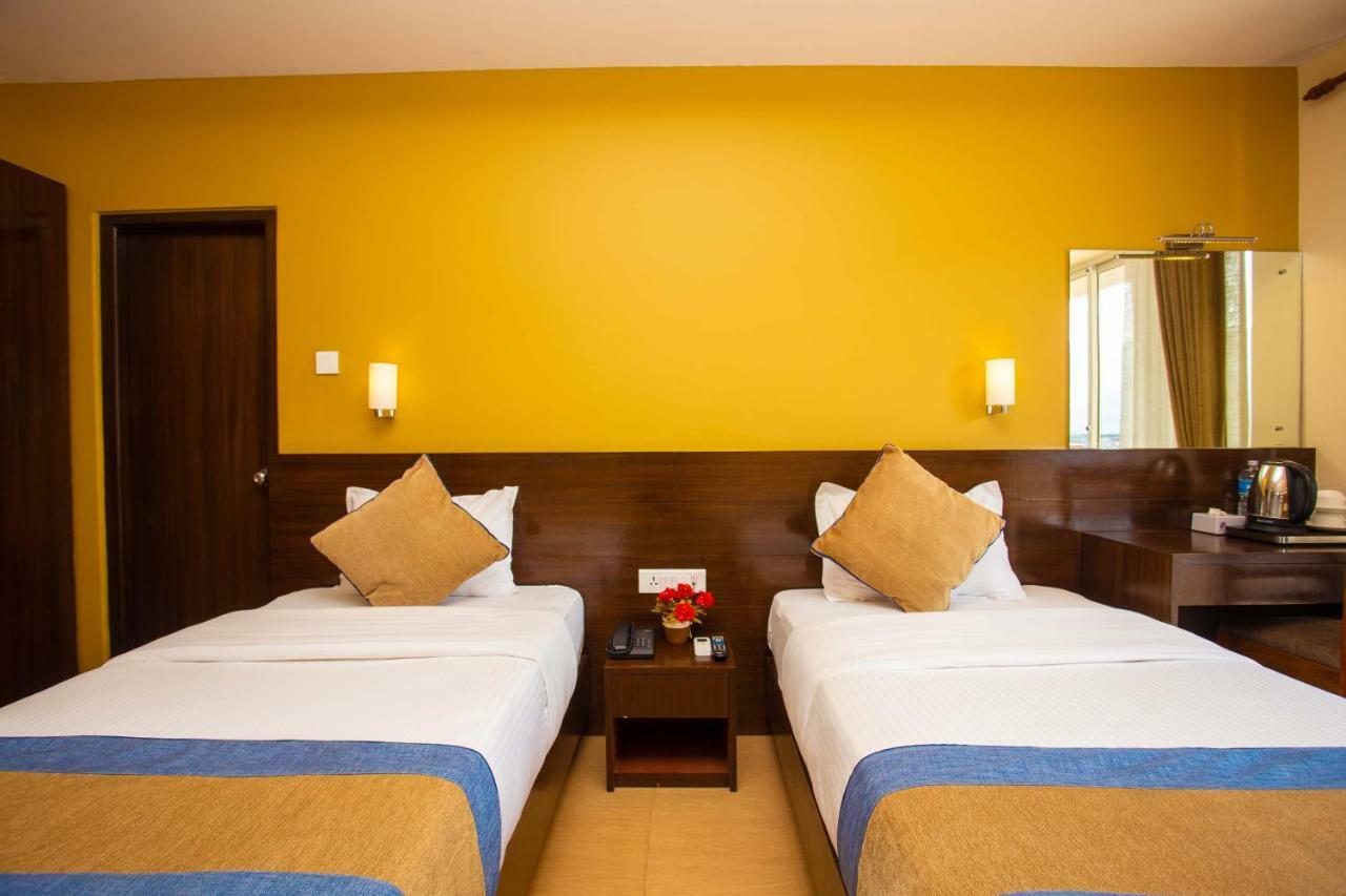 Hotel Lake Paradise بوكْرا المظهر الخارجي الصورة