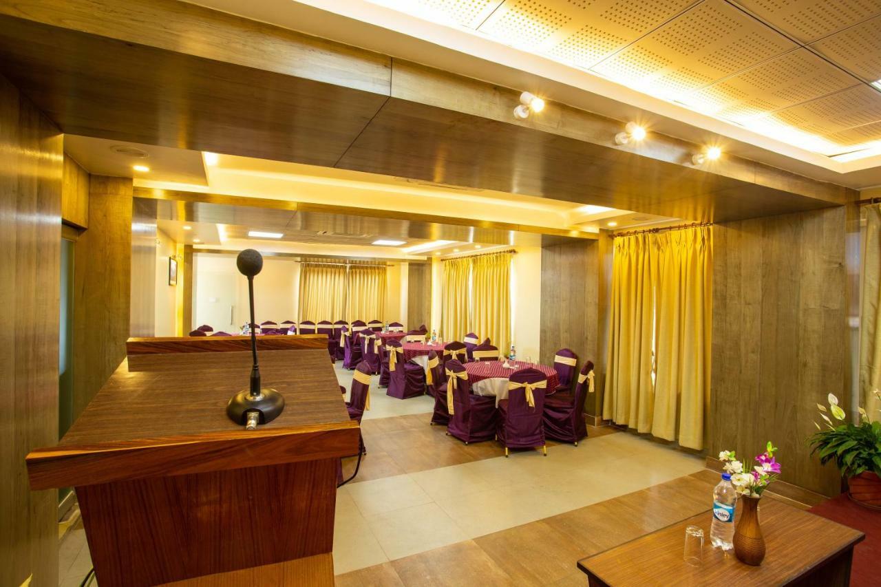 Hotel Lake Paradise بوكْرا المظهر الخارجي الصورة