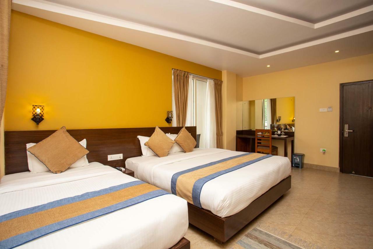 Hotel Lake Paradise بوكْرا المظهر الخارجي الصورة