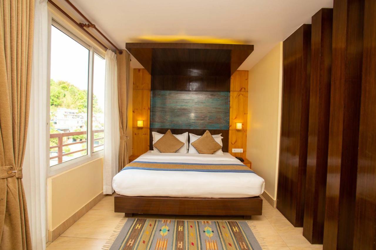 Hotel Lake Paradise بوكْرا المظهر الخارجي الصورة
