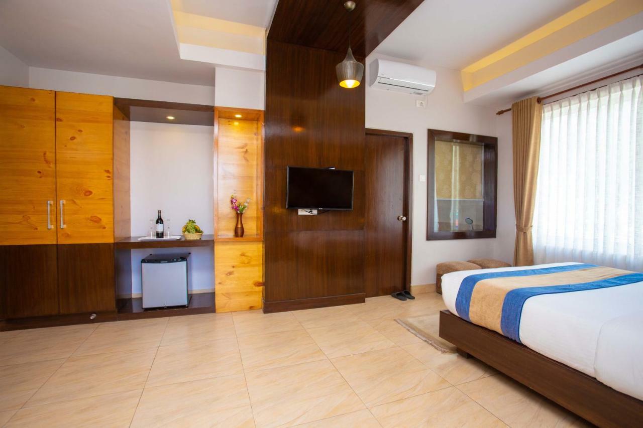 Hotel Lake Paradise بوكْرا المظهر الخارجي الصورة
